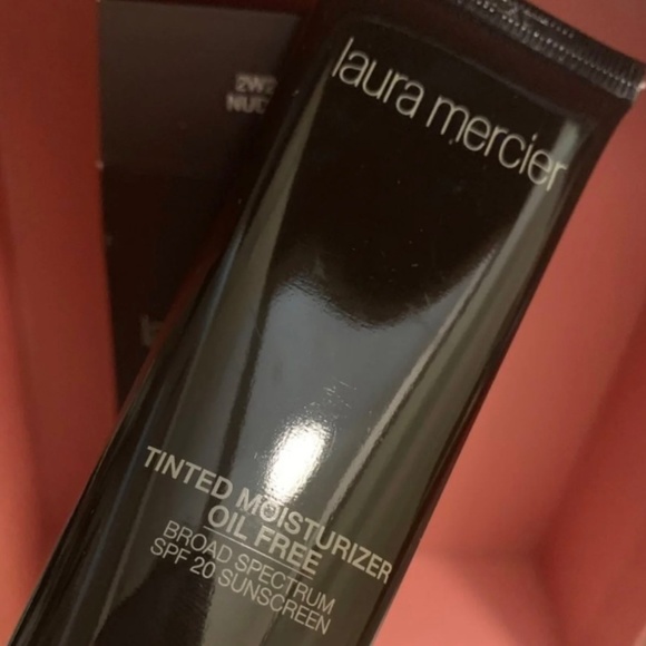 Laura Mercier Tinted Moisturizer Oil Free Choose Your Shade New in Box - Picture 3 of 4